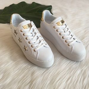 NWOB Guess Nat Star White Flatform Sneakers